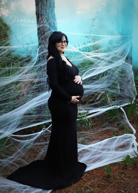 Halloween Maternity Shoot Ideas, Horror Gender Reveal, Halloween Themed Maternity Pictures, Halloween Maternity Photos, Halloween Maternity Pictures, Gothic Gender Reveal, Halloween Pregnancy Photoshoot, Goth Gender Reveal, Spooky Maternity Pictures