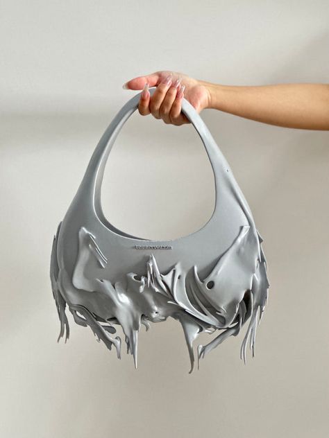 GNASTIY – APOC STORE 3d Printed Bag, Spray Paint Techniques, Bag Campaign, Luxury Bags Collection, Additive Manufacturing, Futuristic Style, Amazon Beauty Products, Futuristic Fashion, Futuristic Design