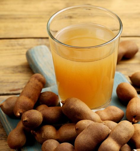 Easy recipe for agua de tamarindo, a refreshing tamarind drink Guatemalan Tamales, Traditional Guatemalan Food, Guatemalan Desserts, Tamarind Drink, Tamarind Water, Guatemalan Food, Guatemalan Recipes, Beef Salad, Food And Recipes