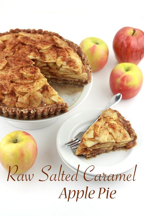 Salted Caramel Apple Pie Recipe, Caramel Apple Pie Recipe, Raw Apple Pie, Caramel Apple Pie Recipes, Salted Caramel Apple Pie, Raw Dessert Recipes, Vegan Apple Pie, Raw Vegan Desserts, Apple Pie Recipe