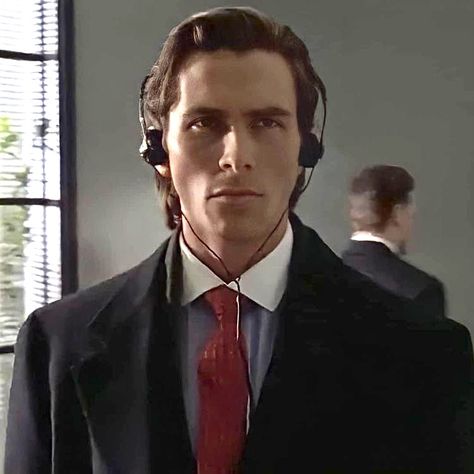 Patrick Bateman Headphones, Patrick Bateman Hair, Iconic Characters Movies, Sigma Patrick Bateman, Men Haircut Straight, Patrick Bateman Blood, Mid Fade Taper, Patrick Bateman Pfp, Men Haircut Straight Hair