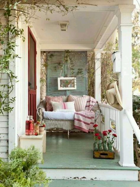 Looks like a great place to unwind. In the hot summertime we like eating watermelon on our front porch. Shabby Chic Veranda, Balkon Decor, Cottage Porch, Casa Country, Farmhouse Front Porches, Country Cottage Decor, Style Cottage, House With Porch, Front Porch Decorating