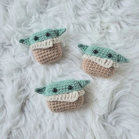 Crochet Crochet Samsung Buds Case, Crochet Air Pod Case Pattern Free, Crochet Airpods Case Pattern Free, Crochet Earbud Case, Airpods Case Crochet, Easy Crochet Ideas, Crochet Airpods Case, Crochet Airpods, Crochet Shark