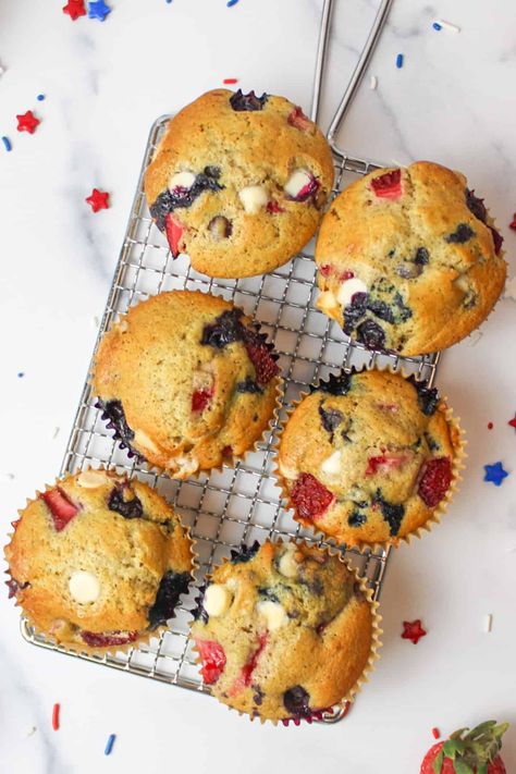 4th Of July Muffins, Best July 4th Recipes, Fourth Of July Breakfast Food Ideas, Red And Blue Desserts, Red White Blue Breakfast, Red White And Blue Brunch, Red White And Blue Breakfast Ideas, Red White And Blue Dinner, Red White And Blue Breakfast