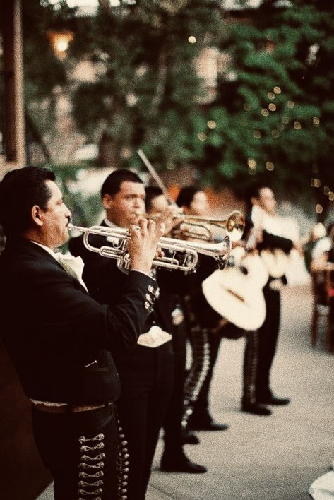 Mariachi is a vibe frrr Mariachi At Wedding, Mariachi Band Wedding, Mariachi Proposal, Mariachi Birthday Party, Banda Aesthetic Mexico, Mariachi Photoshoot, Mexican Proposal, Mariachi Aesthetic, Mexican Banda