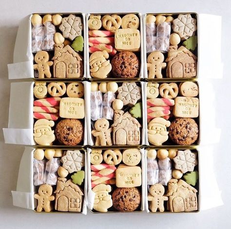 Cookie Boxes Packaging, Cookie Box Ideas, Christmas Cookies Boxes Ideas, Christmas Cookie Boxes, Christmas Cookies Packaging, Japanese Cookies, Cookies Packaging, Cookies Box, Christmas Cookie Box