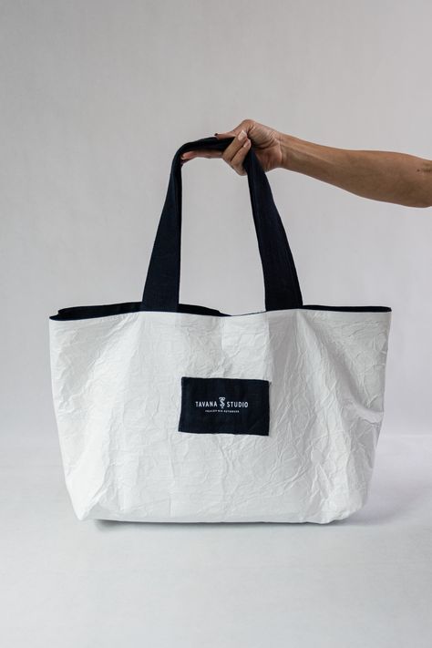 Linen- Tyvek overside , double-sided tote bag, you can use it as shopper bag, summer beach bag or everyday bag. The bag has wide handles made out of washed linen too. The linen can be in color: natural, pink, light grey, grey, navy, black. Inside is always white Tyvek. Bedding Packaging, Tyvek Bags, Summer Beach Bag, Linen Tote Bag, Bag Summer, Navy Linen, Linen Canvas, Pink Light, Shopper Bag