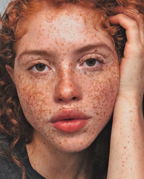 Women With Freckles, Beautiful Freckles, Freckle Face, Face Drawing Reference, Photographie Portrait Inspiration, Face Photography, Portrait Inspiration, Interesting Faces, Face Art