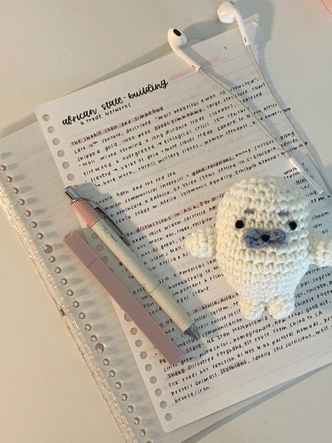 Crochet School Supplies, Study Wonyoungism, Wonyoungism Study, Coquette Study Aesthetic, Good Grades Aesthetic A+ Pink, Study Tips Wonyoungism, Studying Stationary, Pink Academia, Cute Stationary School Supplies