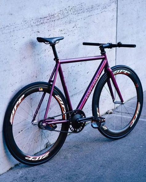 🚲 Fixed Gear Magazine on Instagram: "Text us if you want to be published @fixedgearmag 👈 @juliett_brl @kory.york" Flat Bar Road Bike, Instagram Text, Single Speed Bike, Bike Aesthetic, Fixed Gear Bicycle, Fixed Bike, Bike Ideas, Push Bikes, Pretty Bike