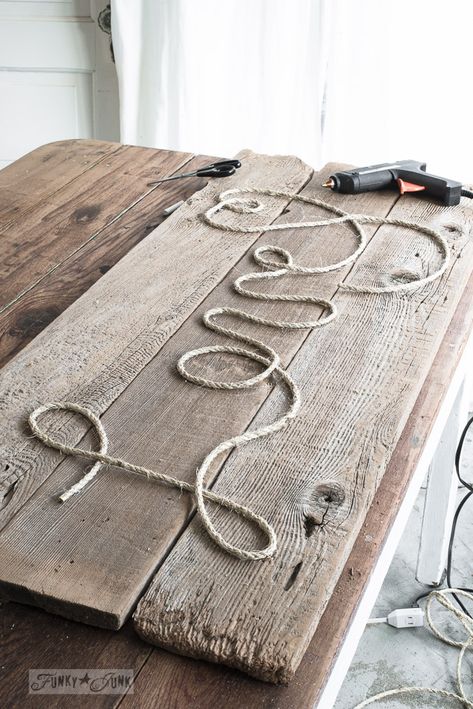 If you love rustic, year around decor, but would still like something for Valentine's day, consider making this reclaimed wood Love rope sign... in minutes! Work Mood, Diy Home Decor For Apartments, Love Wood Sign, Diy Rustic Home, Rope Projects, Rope Diy, Funky Junk Interiors, Decor Ikea, Dekor Diy