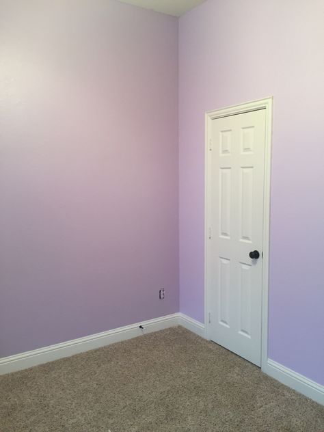 Bedroom Light Purple Walls, Lavender Room Color Bedrooms, Lavender Wall Color Bedrooms, Light Purple Wall Color Bedrooms, Lavender Room Paint Ideas, Lavender Wall Design, Nerolac Paints Wall Designs, Light Purple Walls Bedroom Ideas, Lavender Painted Room