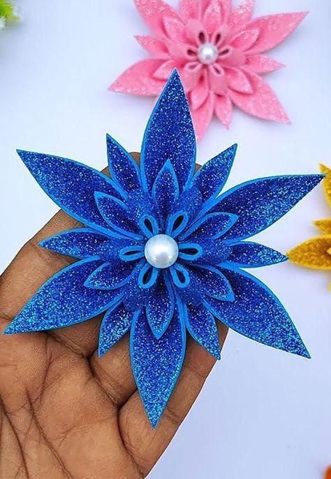 Glitter Paper Crafts, Foam Christmas Ornaments, Foam Paper, Foam Sheet Crafts, Paper Christmas Ornaments, Handmade Flowers Fabric, Flowers Ideas, Easy Flower, Ideas Handmade