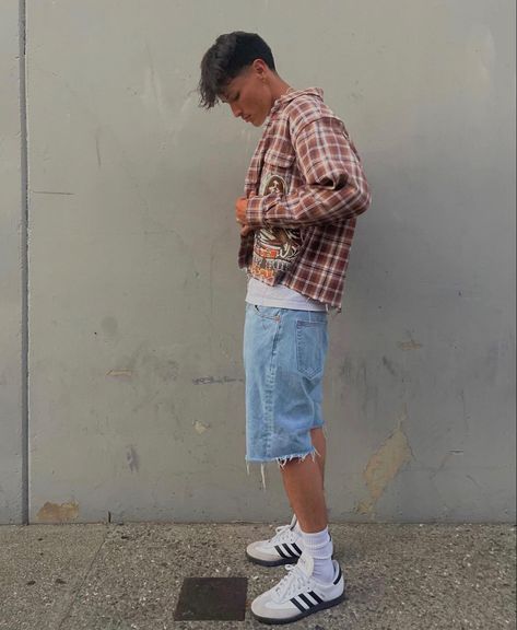 Flannel And Jean Shorts, Light Blue Jorts Outfit, Men Jean Shorts Outfits, Cropped Flannel Outfits Men, Flannel Summer Outfits, Cropped Shirt Outfit Men, Mens Jean Shorts Outfits, Mens Denim Shorts Outfits, Black Shorts Outfit Men