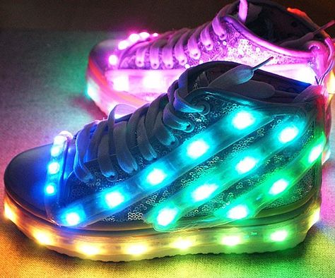 Light Up Shoes Aesthetic, Shoes With Lights, Shoes Led Light, Table Cooler, Led Sneakers, Light Up Shoes Kids, Neon Nike Shoes, Neon Nike, Light Up The Dance Floor