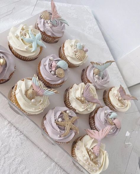 Cupcakes Purple, Disney Princess Birthday Cakes, Beach Cupcakes, Birthday Sweets, Mermaid Cupcakes, Princess Birthday Cake, Disney Princess Birthday, Purple Mermaid, Mermaid Cakes