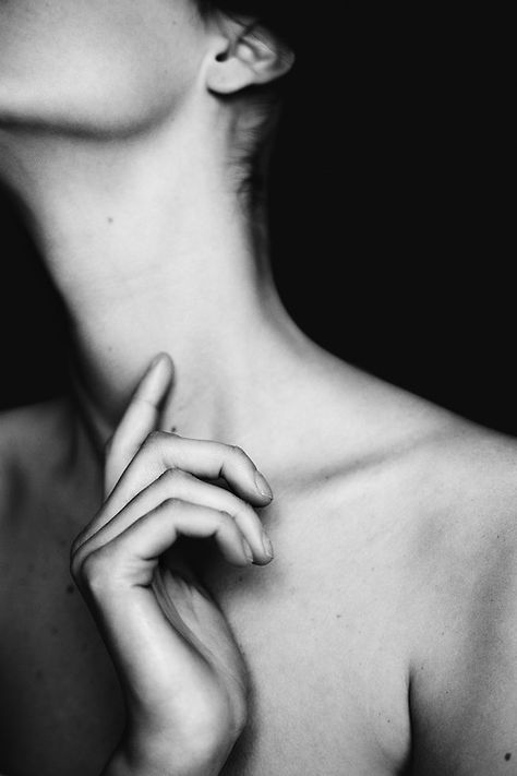 Neck Photography Woman, Over Shoulder Photography, Neck Portrait, Shoulder Photography, Woman Collar Bone, Female Neck Anatomy, Hand On Neck, Up Close Body Shots, Hands Portrait