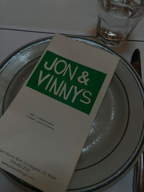 Restaurant water pizza green mood board aesthetic Jon And Vinny, Green Mood Board, Aesthetic Feed, Grad Parties, Dark Aesthetic, Beverly Hills, Mood Board, Instagram Photos, Photo And Video