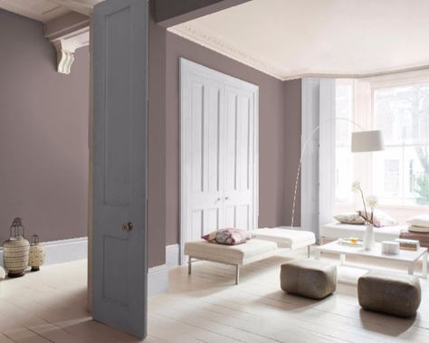 How to decorate with Dulux Colour of the year 2018 Heart Wood a grey-pink or grey-mauve colour that is both comforting and inviting. It represents the warmth of natural wood. Turn your home into a cocoon, a sanctuary. #Heartwood #CF18 #DuluxHeartwood Interiors tips and ideas, home decor Heart Wood Dulux Paint, Scandinavian Design Living Room, Trending Paint Colors, Deco Rose, Heart Wood, Modern Minimalist Living Room, Living Room Scandinavian, Chic Living Room, Interior Trend