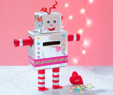 Robot V-day Card Box Cool Valentine Boxes, Valentines Robots, Valentine Boxes For School, Diy Valentines Box, Make A Robot, Kids Valentine Boxes, Robot Craft, Valentine Card Box, Valentine Mailbox