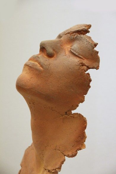 Sculpture Head, Human Sculpture, Beginner Pottery, Sculptures Céramiques, Pottery Sculpture, Art Courses, Portrait Sculpture, Sculpture Installation, Figurative Sculpture