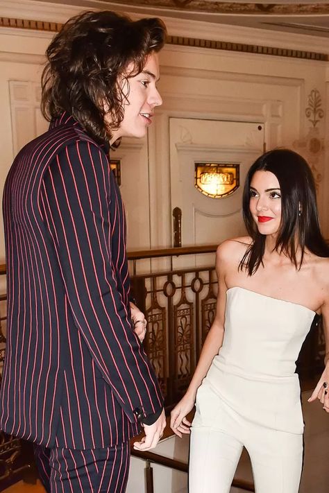 Harry Styles And Kendall Jenner's Relationship History Explained | Glamour UK Kendall Jenner Car, Harry Styles And Kendall Jenner, Kendall Harry, Kendall And Harry Styles, Harry Styles Kissing, Harry Styles Clothes, Harry Styles Outfit, Kendall Jenner Outfits, Jenner Style