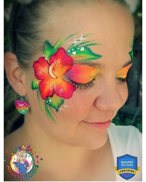 Luau Face Painting Ideas, Hawaii Makeup, Adult Face Painting, Christmas Face Painting, Tropical Theme Party, Painting Of Flowers, Frog Wallpaper, Face Painting Easy, Kids Face Paint