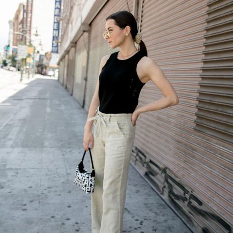 What To Wear With Linen Pants - Read This First Sand Linen Pants Outfit, What To Wear With Linen Pants Women, Khaki Linen Pants Outfit, How To Style Linen Pants, Olive Linen Pants, Khaki Linen Pants, Cream Linen Pants, Tan Linen Pants, Brown Linen Pants