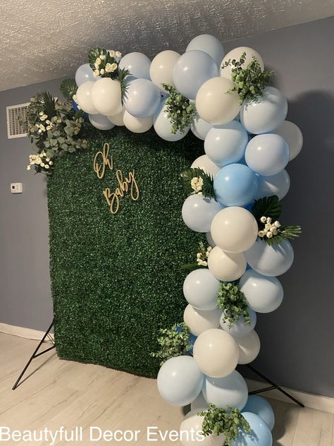 Beautyfull Decor Events did this backdrop with double stuff balloons to costum lite blues colors. To create the custum colors we used withe w/ Royal blue and white w/ baby blue. Blue And White Theme Birthday Decoration, Baby Blue Party Decorations, Baby Christening Decorations, Blue And White Balloon Garland, Blue And White Backdrop, Double Stuff Balloons, Baby Shower Verde, Blues Colors, Baby Shower Backdrops