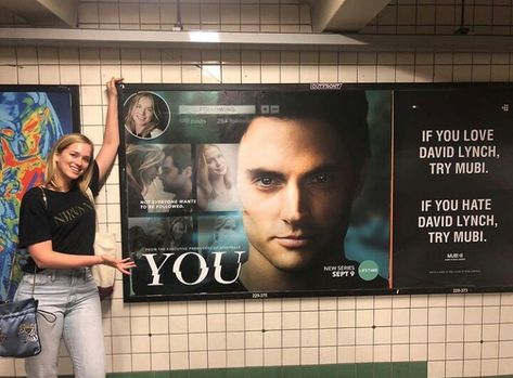 #youseries #netflix You Aesthetic Tv Show, Joe Goldberg Stalking, Elizabeth Lail, Not Aesthetic, Penn Badgley, Netflix Series, Series Movies, New Series, Gossip Girl