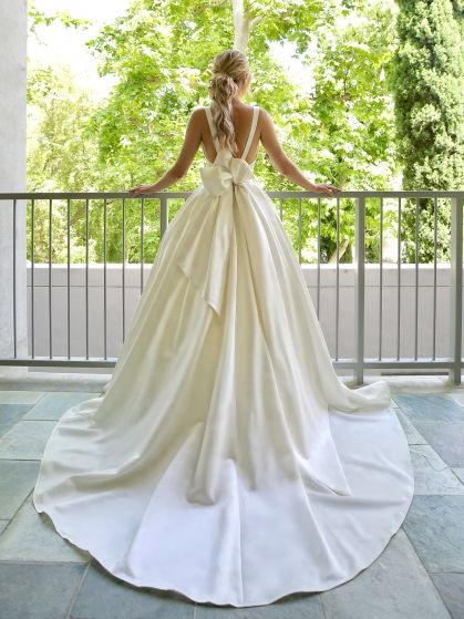 Satin Wedding Dress Ballgown, Mikado Wedding Dress, Ballgown Wedding Dress, Ballgown Wedding, Bow Wedding Dress, Lace Wedding Dress Vintage, Affordable Wedding Dresses, Stunning Wedding Dresses, Dress Images