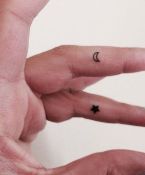 Moon & Star Finger Tattoos Leo Constellation Tattoo, Tattoos Set, Simple Tats, Tattoo Tiny, Finger Tats, Boho Tattoos, Constellation Tattoo, Constellation Tattoos, Arrow Tattoos