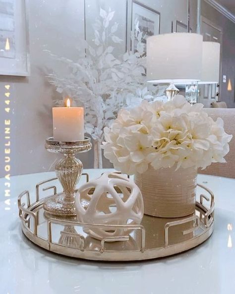 Side Table Decorations, Centerpieces Coffee Table, Living Room Table Centerpiece Ideas, Decor For Round Coffee Table, Living Room Table Decor Centerpieces, Living Room Tray Decor, Living Room Centerpiece Ideas, Decorative Tray Ideas Living Room, Living Room Coffee Table Decor Ideas