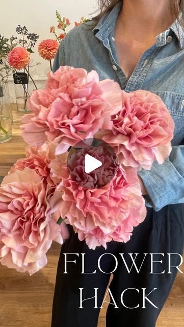 The Petal by Tajalli Missaghi on Instagram: "Let’s fluff some carnations so they look a million times better and you too can be a carnation lover!" Carnation Flower Centerpieces, Carnations Arrangements, Rose Arrangements Diy, Carnation Flower Arrangements, Carnation Wedding Centerpieces, Carnation Arrangements, Carnation Centerpieces, Carnation Wedding, Carnation Bouquet