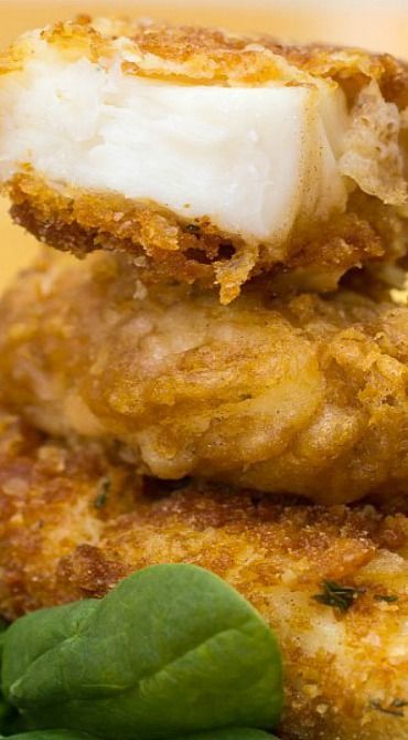 Crispy Battered Halibut (Recipe) (No Beer) Battered Halibut Recipes, Deep Fried Halibut Recipes, Halibut Batter Recipe, Fried Halibut Recipes, Deep Fried Halibut, Cook Halibut, How To Cook Halibut, Fried Halibut, Deep Fryer Recipes