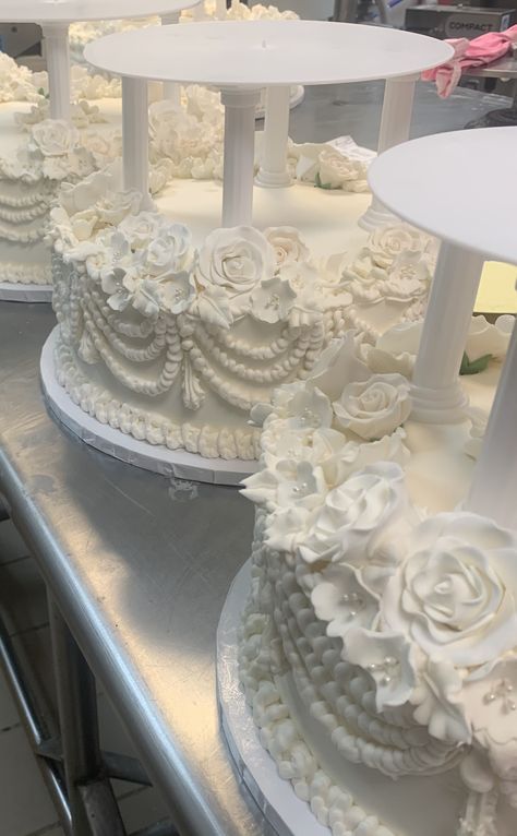 Wedding Cake Pillars, Pillar Wedding Cake, Cake Pillars, Fountain Wedding Cakes, Bridal Cakes, Royal Wedding Cake, Dream Wedding Cake, Bridal Shower Cakes, White Wedding Cakes