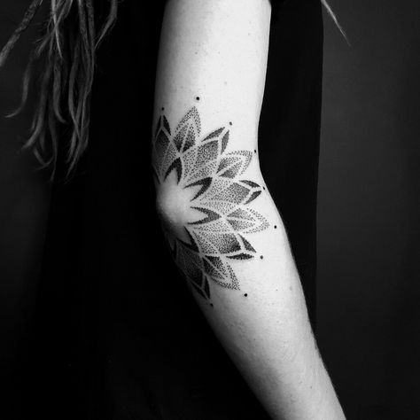 Flower Of Life Elbow Tattoo, Stippled Mandala Tattoos, Dotwork Elbow Tattoo, Mandala Pointillism Tattoo, Dotwork Shoulder Tattoo, Mandela Tattoo Elbow, Elbow Crease Tattoos For Women, Elbow Crease Tattoo Inner, Dot Mandala Tattoo