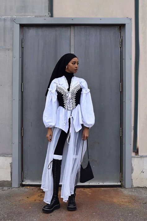 Corset Layering Outfit, Corset Layering, Missguided Outfit, Corset Top Outfit, Best Corset, Corset Outfits, Hijabi Style, Lace Corset, Modest Fashion Outfits