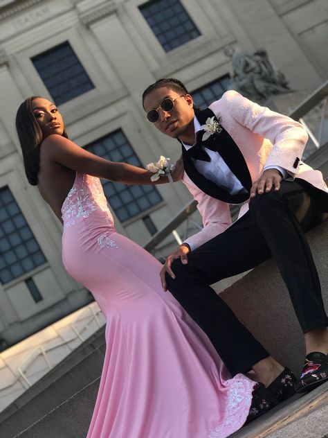 Cyn X. 💮 on Twitter: "Late but I looked GREATTTTT 🤞🏾💗 #prom2k18… " 2k24 Prom, Prom Couples Outfits, Pink Prom Suit, Prom Pictures Couples Black, Couple Prom, Hot Pink Prom Dress, Prom Pictures Couples, Prom Goals, Prom Photoshoot