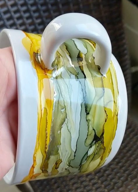 How To Seal Alcohol Ink On Mugs, Alcohol Paintings, Ink Magic, Alcohol Ink Tiles, Ink Pot, Using Alcohol Inks, Alcohol Art, Alcohol Ink Glass, Alcohol Ink Markers