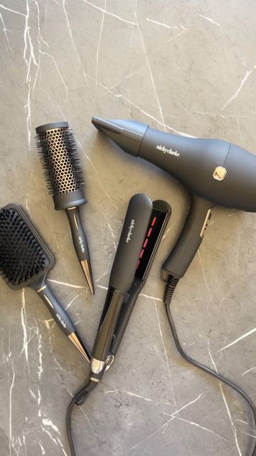 Doing Hair Aesthetic, Hair Tools Aesthetic, Hair Care Aesthetic, Hair Equipment, Hair Salon Pictures, Hair Salon Equipment, Hair Salon Tools, Blowdry Styles, Hairstylist Quotes