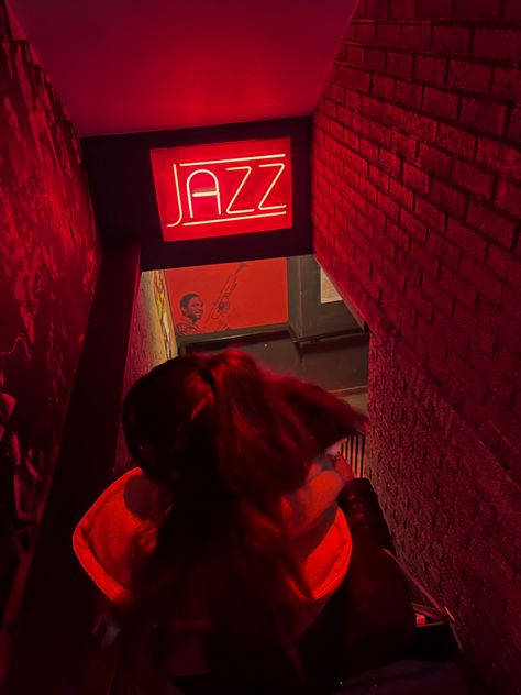 #jazz #night #nightlife #edinburgh #london #aesthetic #instagram London City Night, London Night Out, Jazz Night, London Nightlife, Jazz Bar, London Night, London Aesthetic, London Summer, Jazz Club