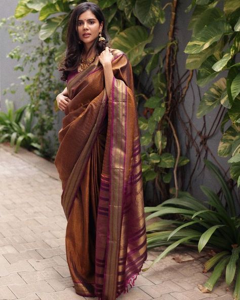 Glam Saree, Kalyani Priyadarshan, South Indian Wedding Saree, Simple Saree Designs, New Saree Blouse Designs, Fashionable Saree Blouse Designs, Fancy Sarees Party Wear, South Indian Sarees, Saree Poses