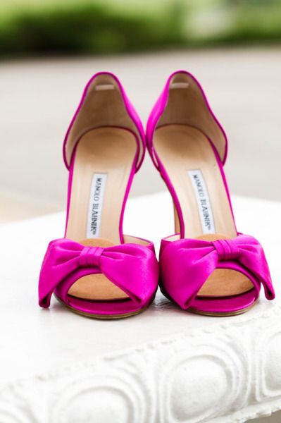 Bright pink Manolo Blahniks www.bibleforfashion.com #bibleforfashion Pink Wedding Shoes, Perfect Wedding Shoes, Manolo Blahnik Heels, Bridal Wedding Shoes, Heart Shoes, Shoes Photography, Bow Shoes, Carrie Bradshaw, Shoe Closet