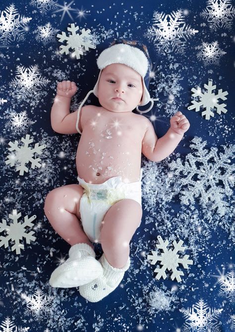 January Baby Monthly Photo Ideas, Winter Photoshoot Ideas For Baby, Baby Winter Photoshoot Ideas, January Photoshoot Ideas Baby, January Baby Photoshoot, January Baby Monthly Picture, Baby Winter Photoshoot, Winter Theme Baby Photoshoot, January Monthly Baby Picture