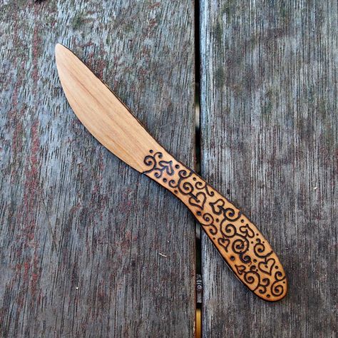 Wood-burned wooden butter knife - http://www.ramblingtart.com/2016/04/21/good-days/ Butter Knife Wood, Wooden Butter Knife, Butter Knife, Wooden Spoons, Knife Making, Wood Burning, Wood Carving, Spoons, Wood Crafts