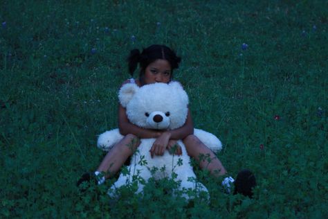 Childlike Photography, Stuffed Animal Photo Shoot, Coquette Photoshoot Ideas, Doll Inspired Photoshoot, Dreampop Aesthetic, Dollhouse Photoshoot, Nostalgic Photoshoot, Girlhood Photoshoot, Teddy Bear Photoshoot