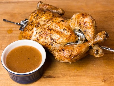 Rotisserie Chicken Sauce, Swiss Chalet Chicken Recipe, Swiss Kitchen, Switzerland Food, Secret Sauce Recipe, Chicken French, Swiss Food, Framed Flowers, Swiss Recipes