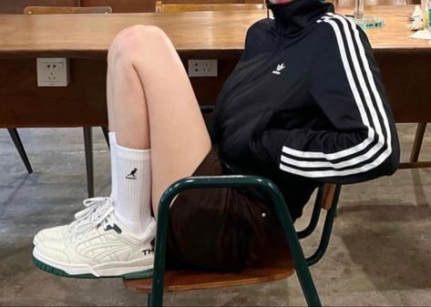 Korean Sporty Outfits, Outfit Adidas, Adidas Outfit, Aesthetic Outfit, Sporty Outfits, 가을 패션, Fashion Aesthetic, Casual Style Outfits, Dream Clothes