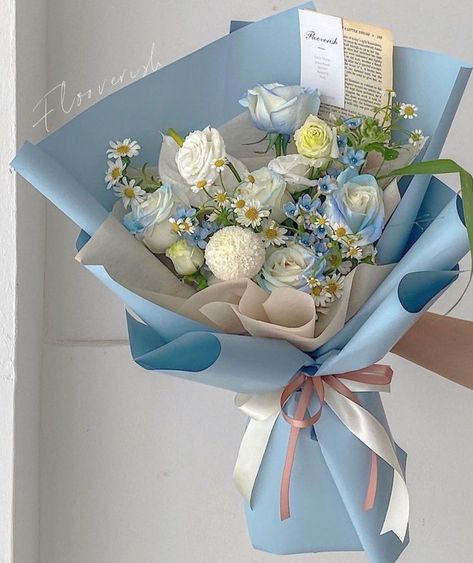 Graduation Flowers Bouquet, Roses Bouquet Gift, Ribbon Flowers Bouquet, Blue Flowers Bouquet, Birthday Flowers Bouquet, Graduation Flowers, Diy Bouquet Wrap, Flower Bouquet Diy, Lilac Hair